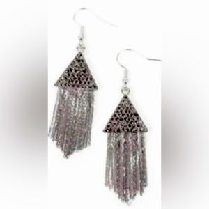 Pyramid silver sheen earrings !